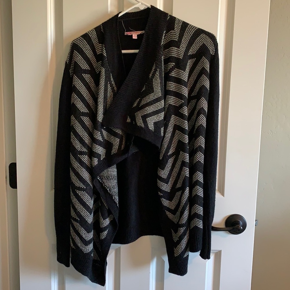 Candies wrap around coat womens size s black & white sweater wrap around jacket